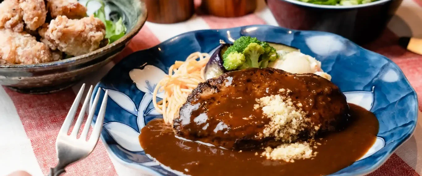 特製デミグラスソースハンバーグのアップ